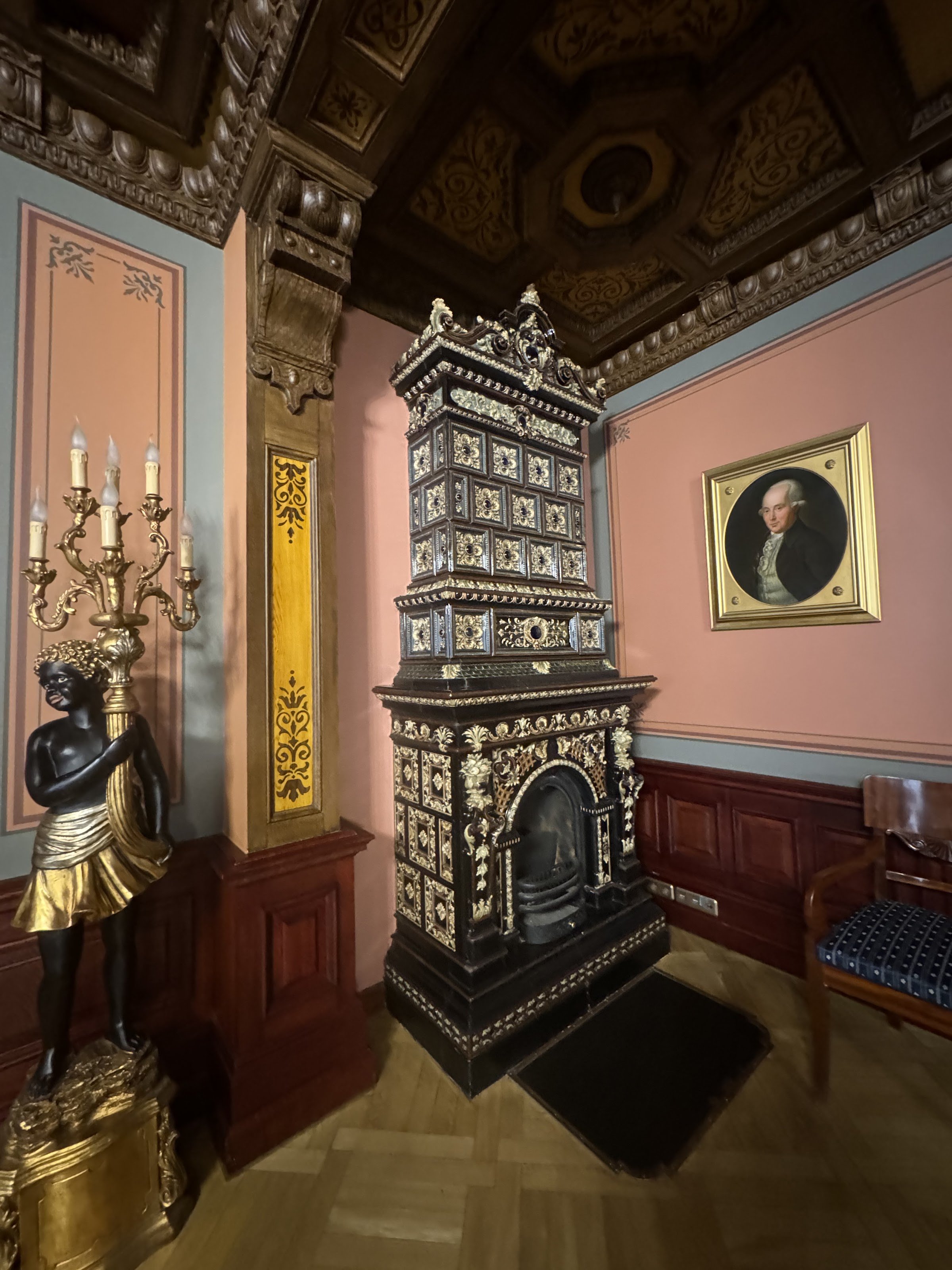 House of the Black Heads